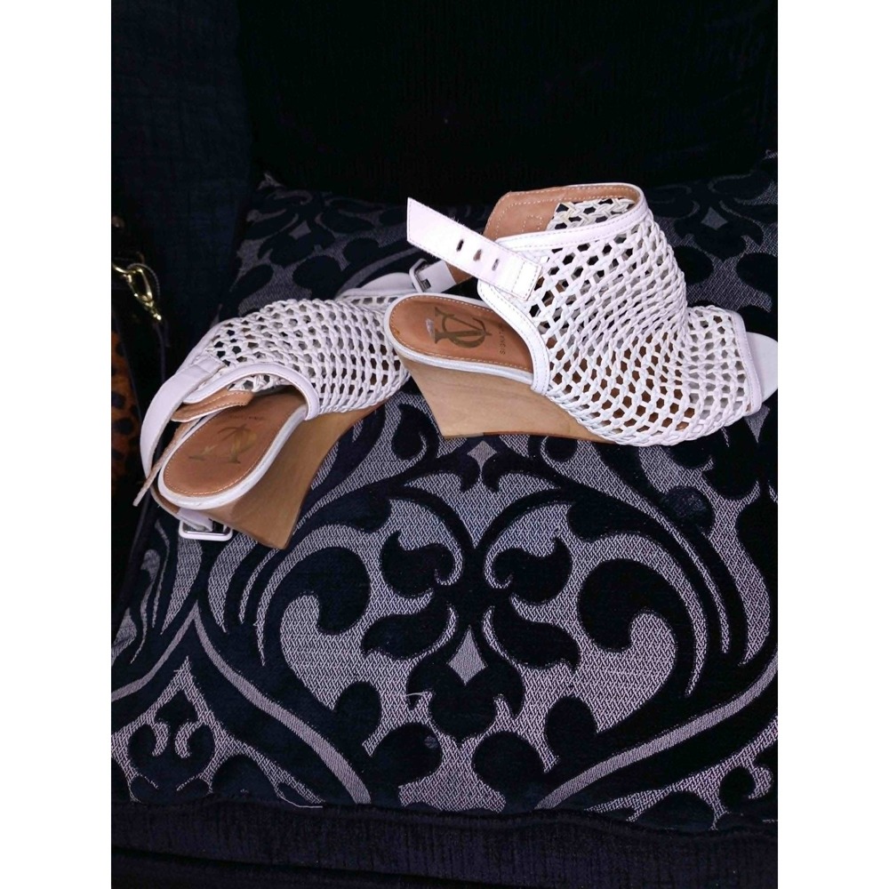 Vince Camuto Signature White Woven Leather Wedge Sandals Slingback Peep Toe